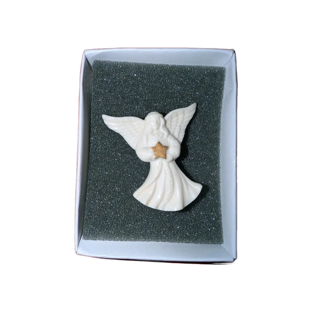 Lenox White Procelain Angel With Star Brooch Pin in box